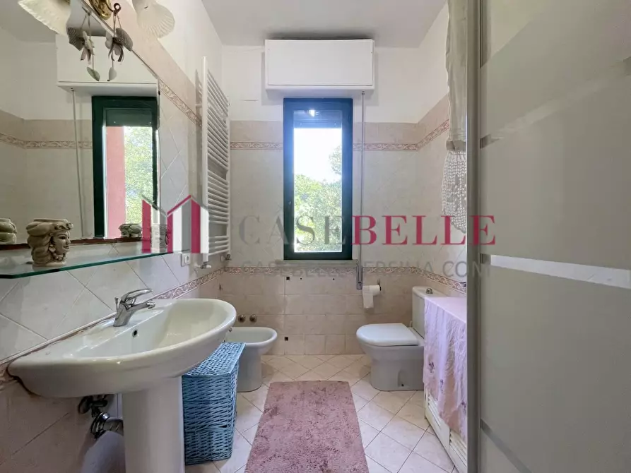 Immagine 15 di Casa indipendente in vendita  a Camaiore