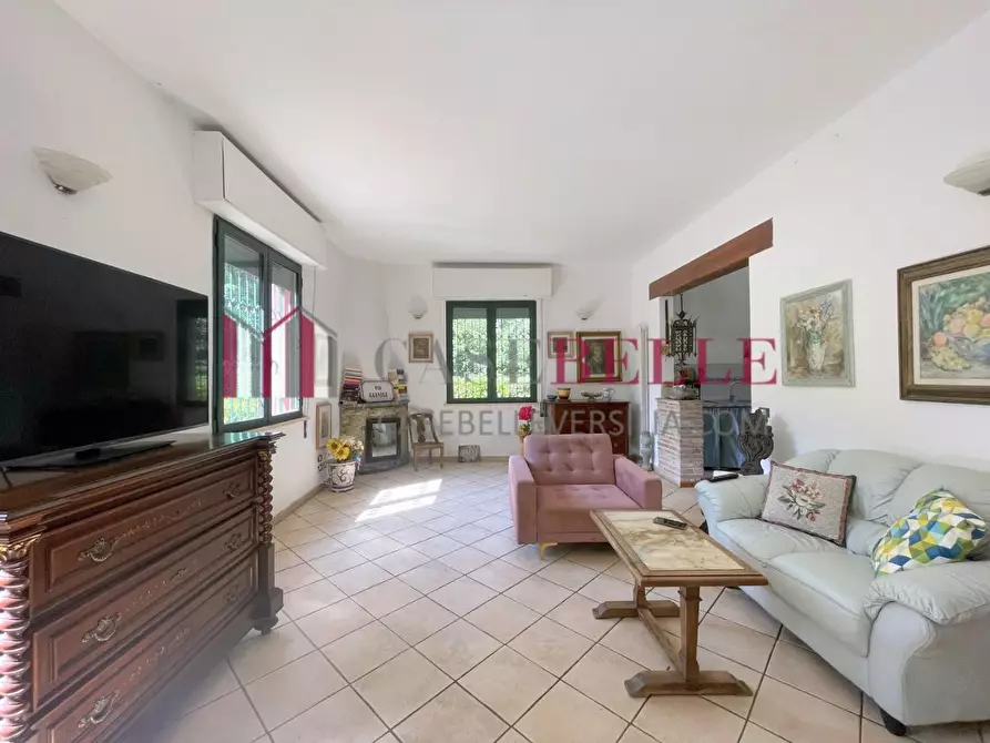 Immagine 1 di Casa indipendente in vendita  a Camaiore