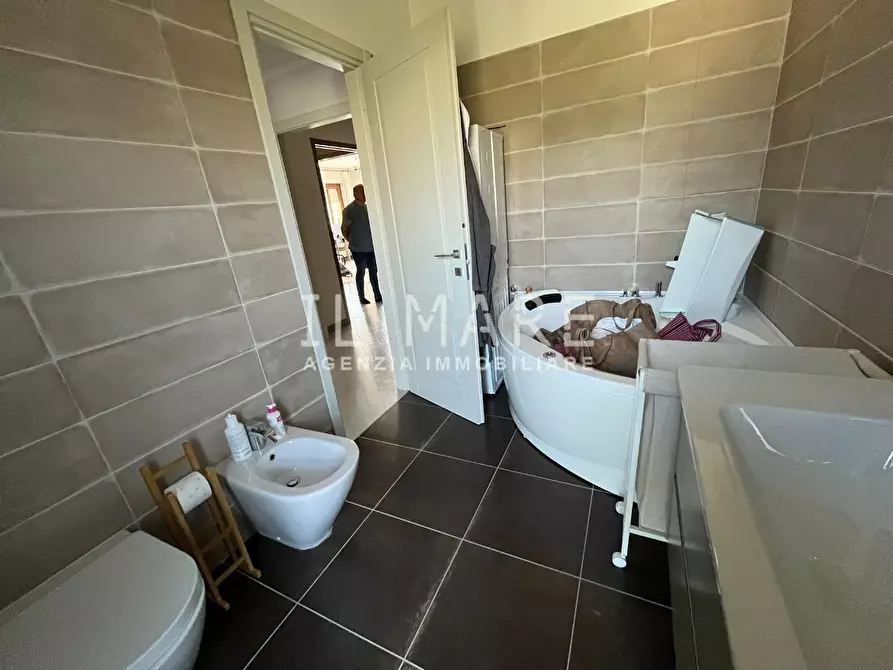 Immagine 8 di Appartamento in vendita  a Massa