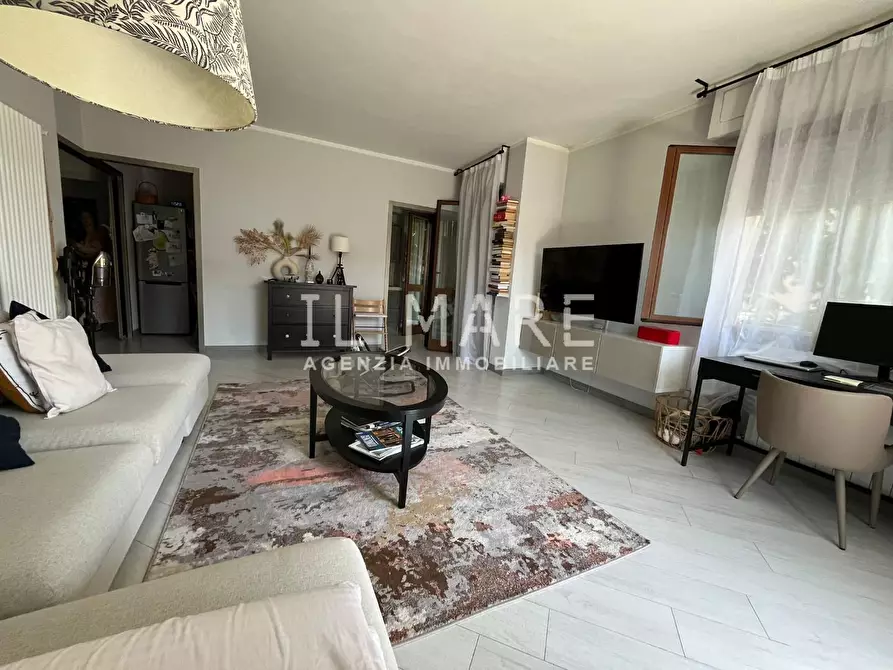 Immagine 2 di Appartamento in vendita  a Massa