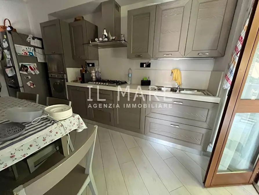 Immagine 6 di Appartamento in vendita  a Massa