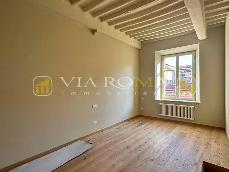 Immagine 6 di Appartamento in vendita  a Lucca