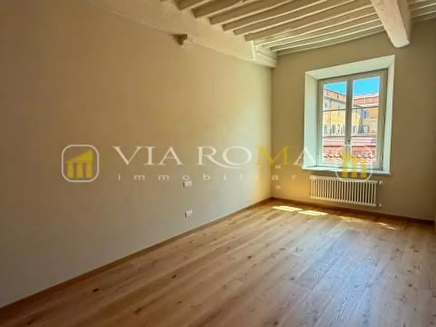 Immagine 24 di Appartamento in vendita  a Lucca