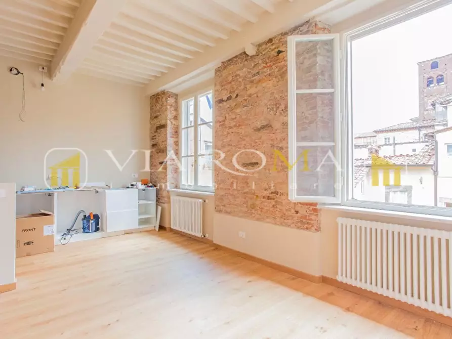 Immagine 3 di Appartamento in vendita  a Lucca