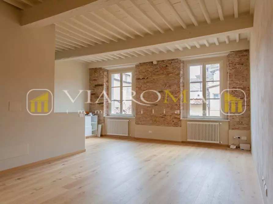 Immagine 1 di Appartamento in vendita  a Lucca