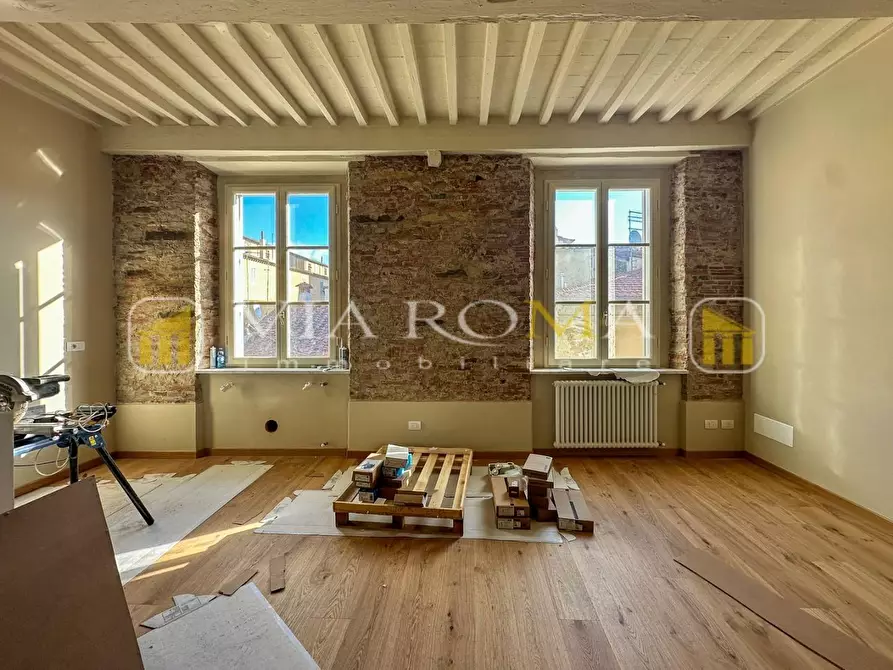 Immagine 2 di Appartamento in vendita  a Lucca