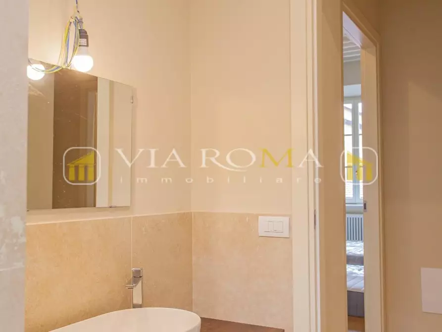 Immagine 18 di Appartamento in vendita  a Lucca