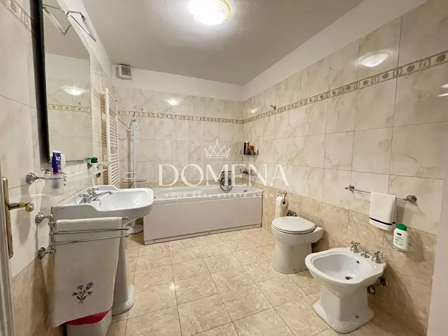 Immagine 25 di Casa indipendente in vendita  a Siena