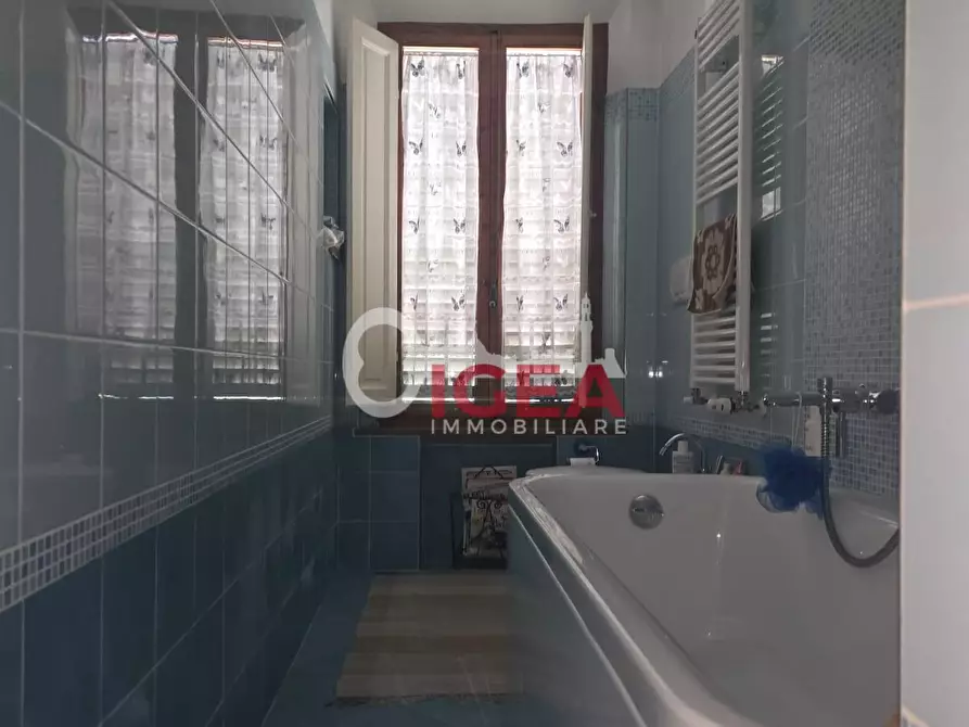 Immagine 43 di Appartamento in vendita  a Siena