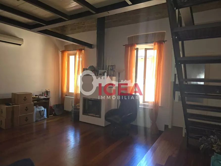 Immagine 6 di Appartamento in vendita  a Siena