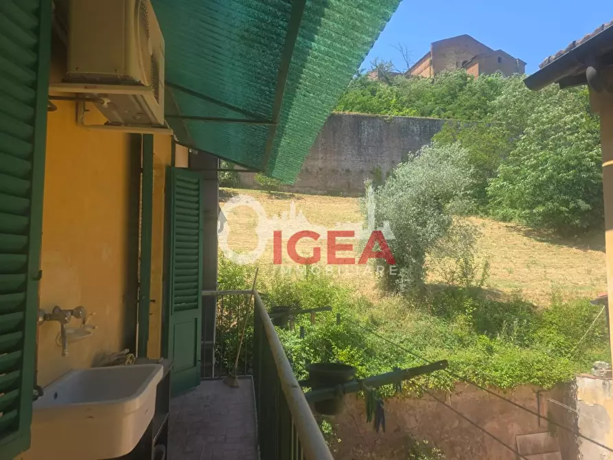 Immagine 9 di Appartamento in vendita  a Siena