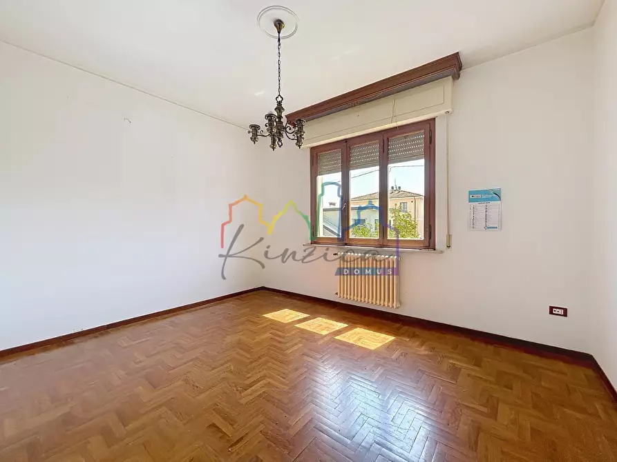 Immagine 10 di Villa in vendita  a Cascina