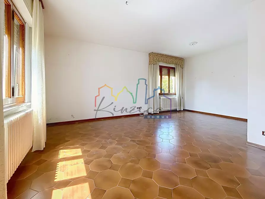 Immagine 6 di Villa in vendita  a Cascina