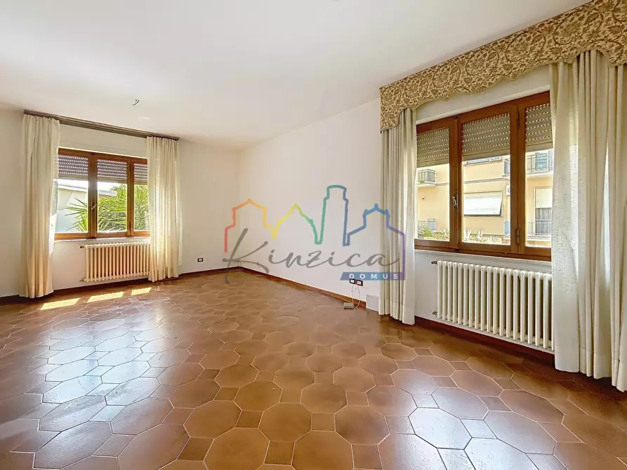 Immagine 7 di Villa in vendita  a Cascina
