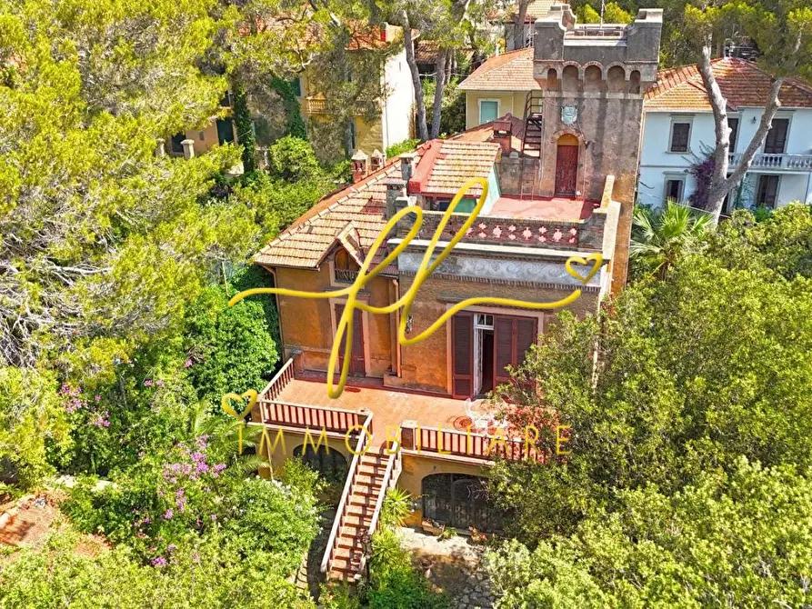 Immagine 13 di Villa in vendita  a Rosignano Marittimo