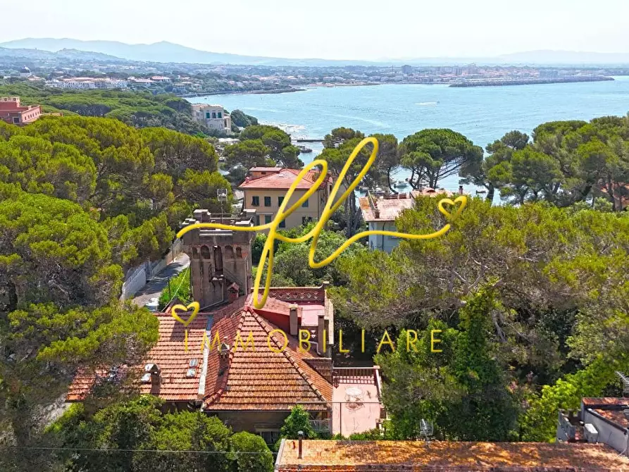 Immagine 2 di Villa in vendita  a Rosignano Marittimo