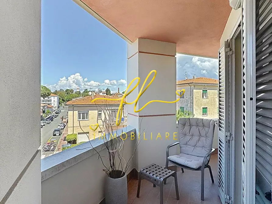 Immagine 2 di Appartamento in vendita  a Cecina