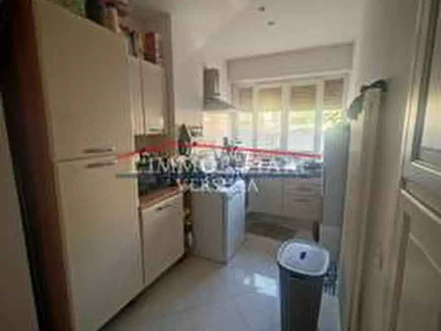 Immagine 2 di Appartamento in vendita  a Massa