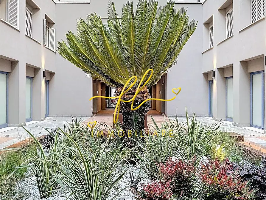 Immagine 1 di Appartamento in vendita  a Cecina