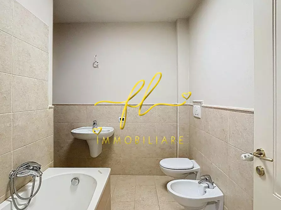 Immagine 8 di Appartamento in vendita  a Cecina