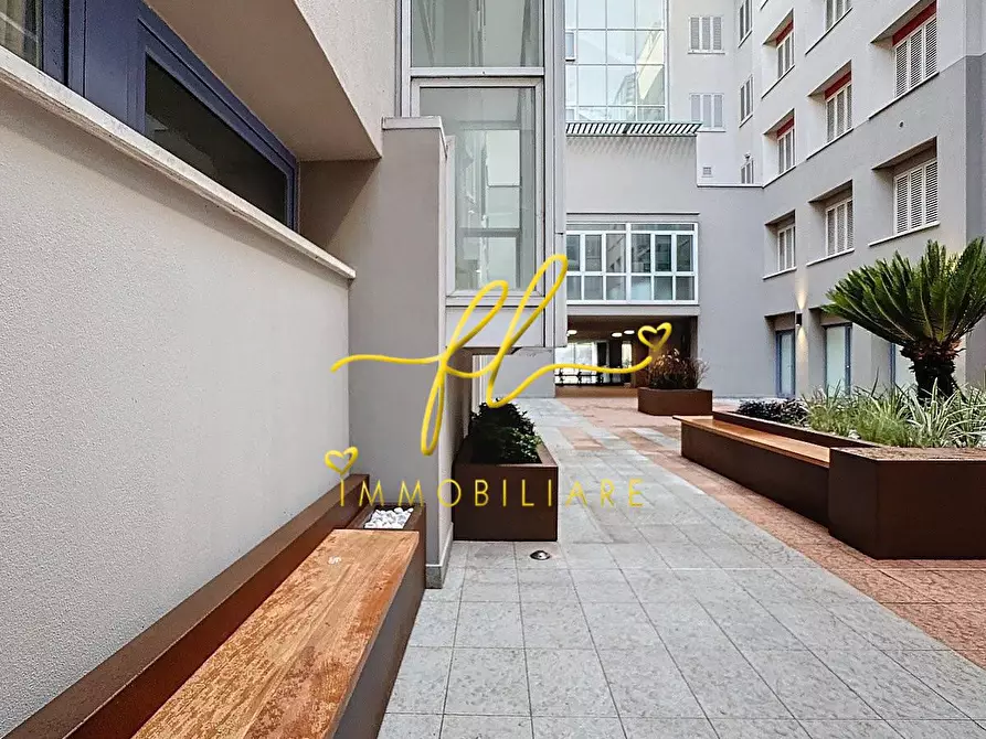 Immagine 2 di Appartamento in vendita  a Cecina