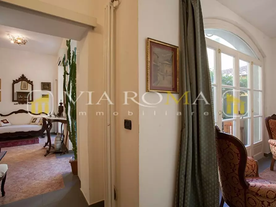 Immagine 21 di Appartamento in vendita  a Lucca