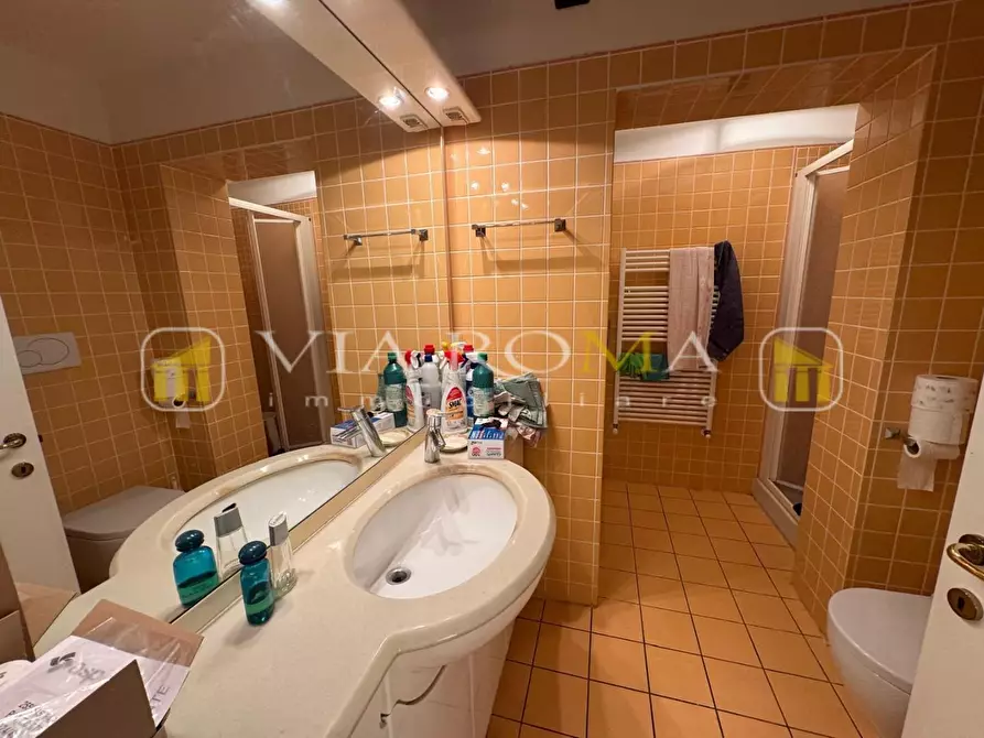 Immagine 8 di Appartamento in vendita  a Lucca