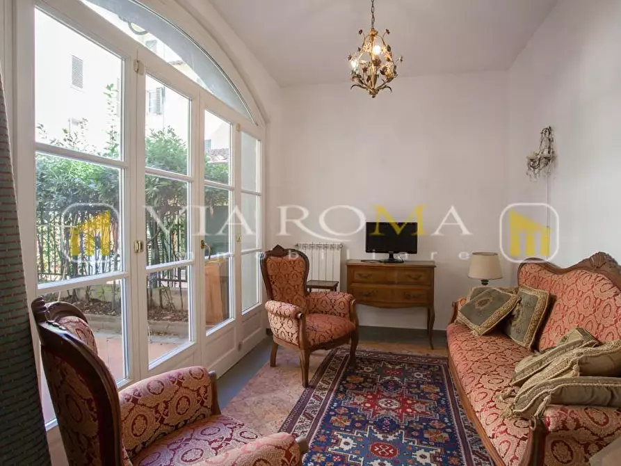 Immagine 3 di Appartamento in vendita  a Lucca