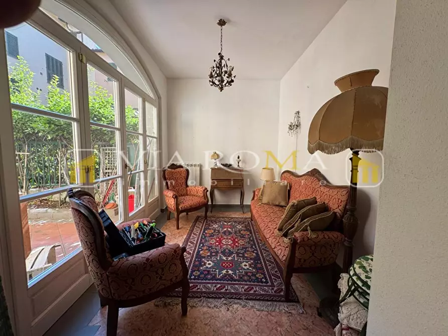 Immagine 9 di Appartamento in vendita  a Lucca