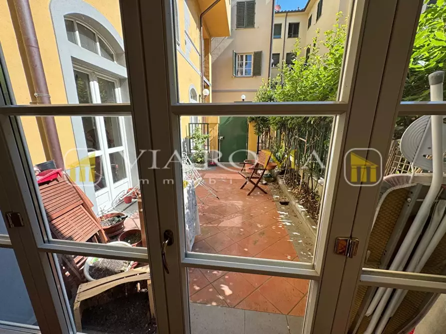 Immagine 5 di Appartamento in vendita  a Lucca