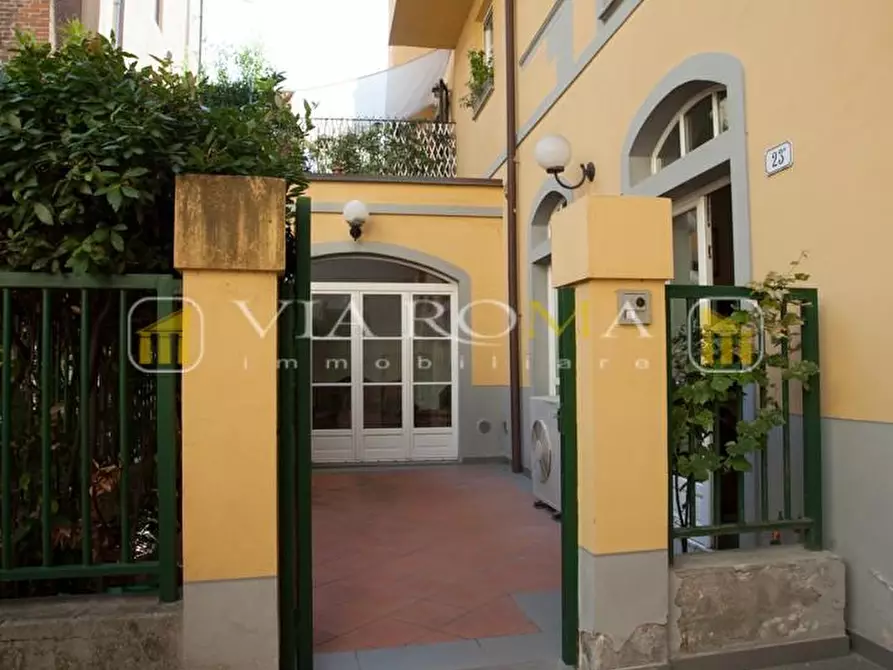 Immagine 17 di Appartamento in vendita  a Lucca