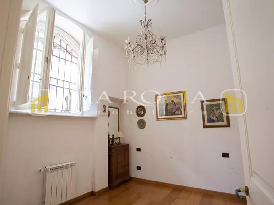 Immagine 27 di Appartamento in vendita  a Lucca