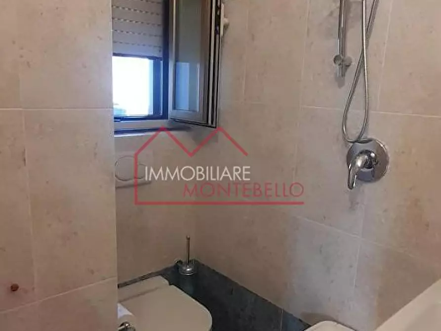 Immagine 10 di Appartamento in vendita  a Viareggio