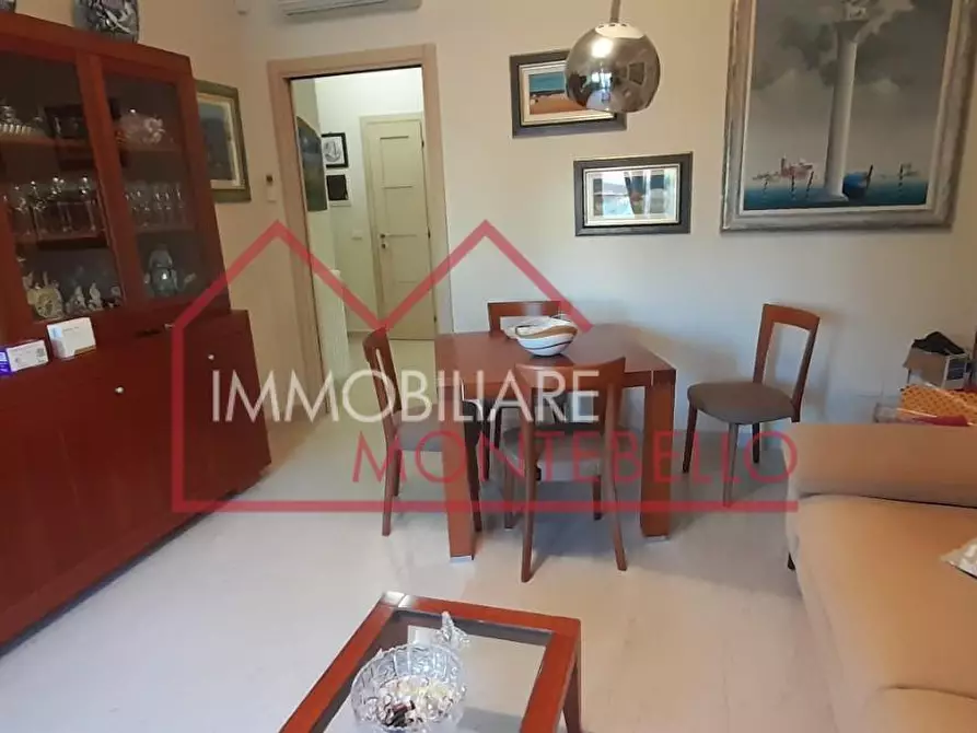 Immagine 3 di Appartamento in vendita  a Viareggio