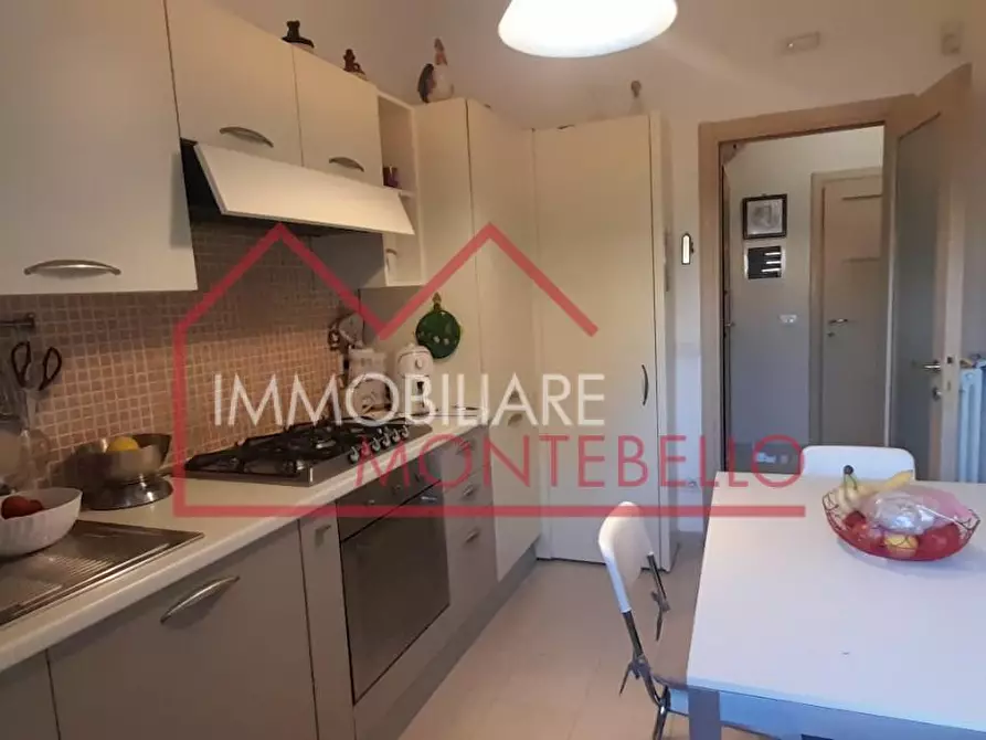 Immagine 13 di Appartamento in vendita  a Viareggio