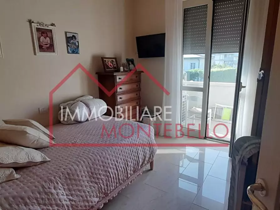 Immagine 4 di Appartamento in vendita  a Viareggio