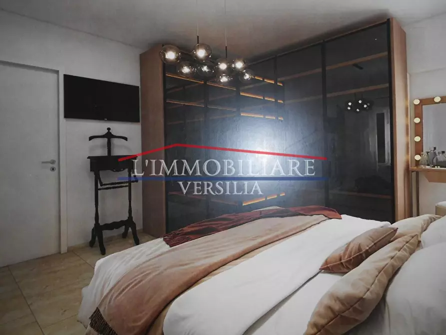 Immagine 15 di Casa bifamiliare in vendita  a Massa