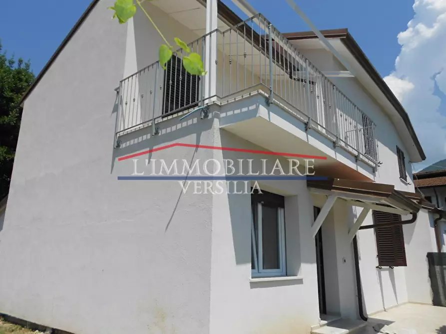 Immagine 2 di Casa bifamiliare in vendita  a Massa