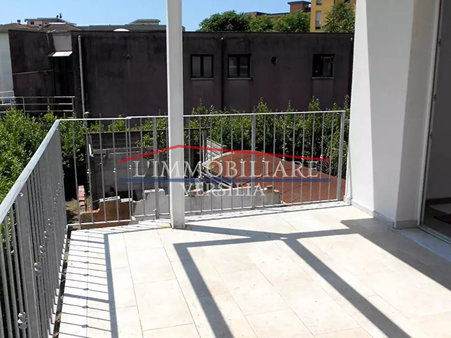 Immagine 26 di Casa bifamiliare in vendita  a Massa