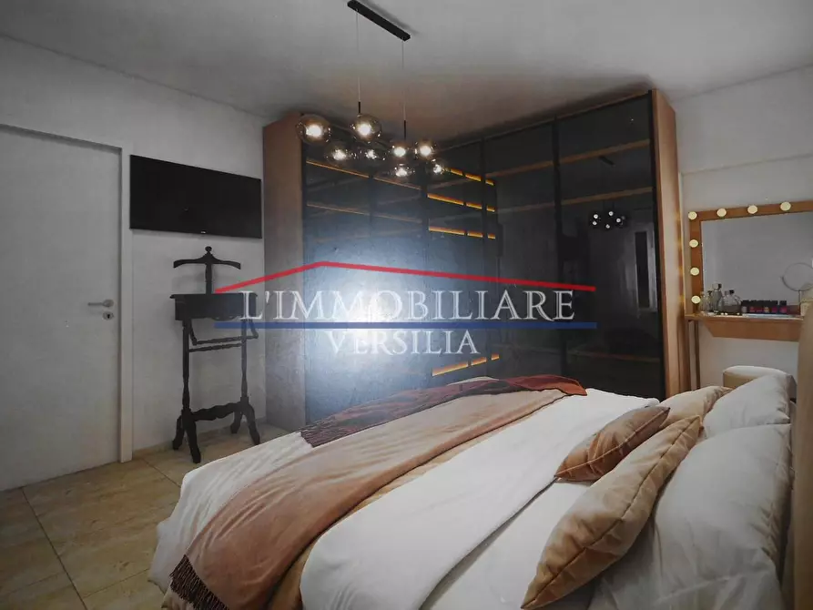 Immagine 17 di Casa bifamiliare in vendita  a Massa