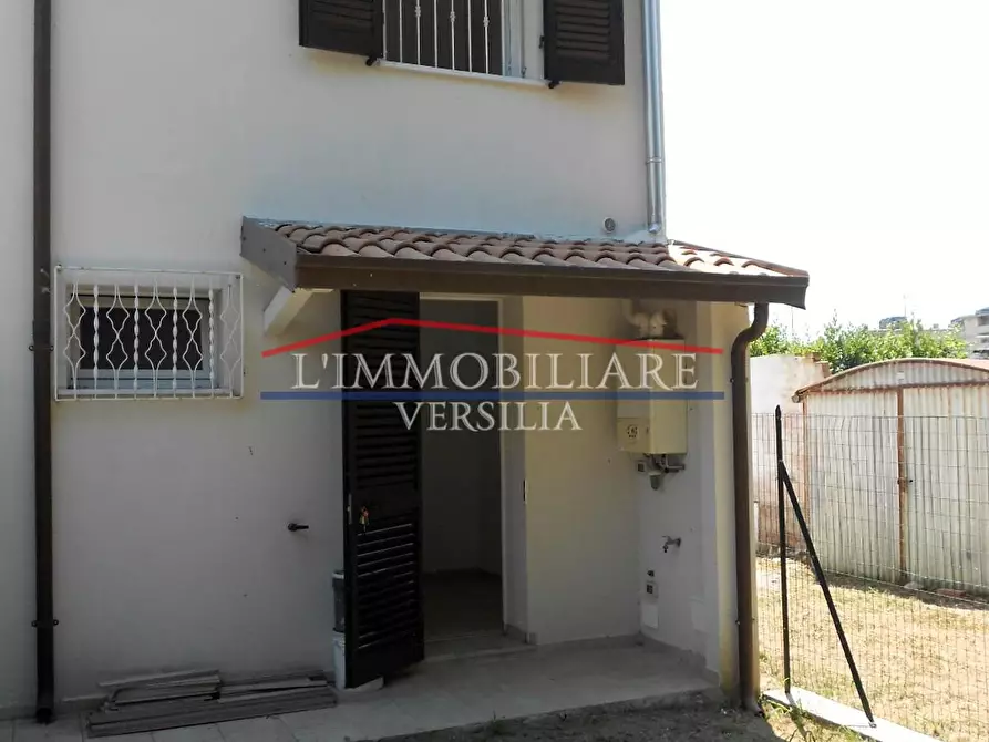 Immagine 7 di Casa bifamiliare in vendita  a Massa