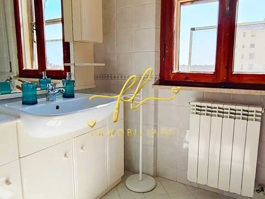 Immagine 15 di Appartamento in vendita  a Rosignano Marittimo