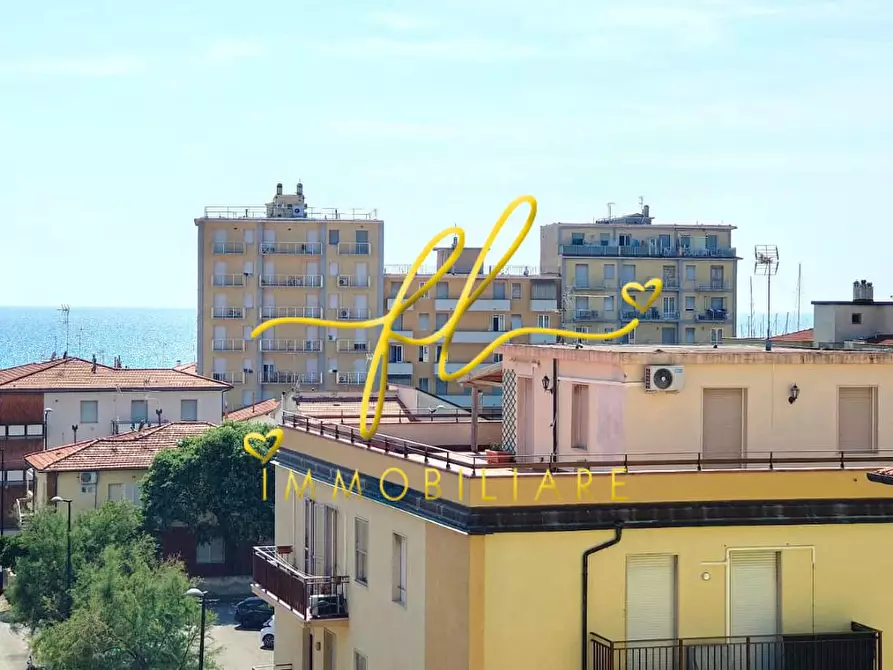 Immagine 17 di Appartamento in vendita  a Rosignano Marittimo