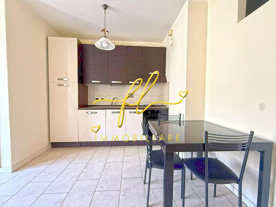 Immagine 2 di Appartamento in vendita  a Cecina