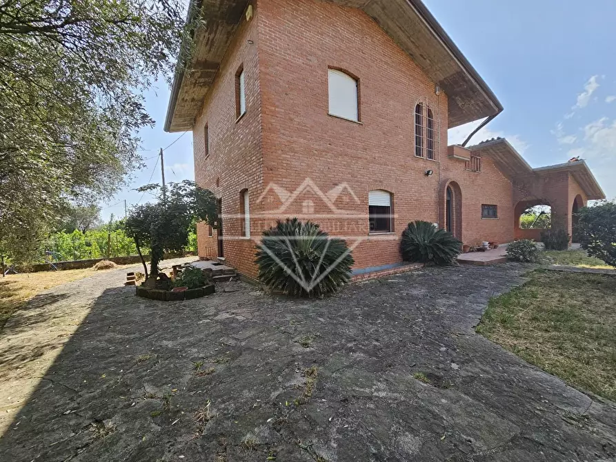 Immagine 5 di Villa in vendita  a Ortonovo