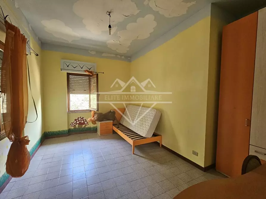 Immagine 21 di Villa in vendita  a Ortonovo