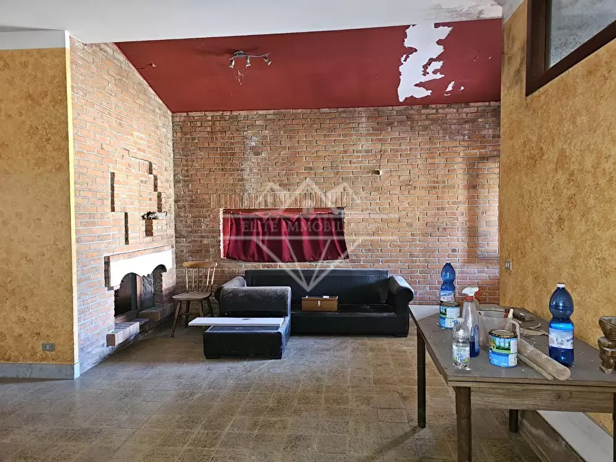 Immagine 22 di Villa in vendita  a Ortonovo