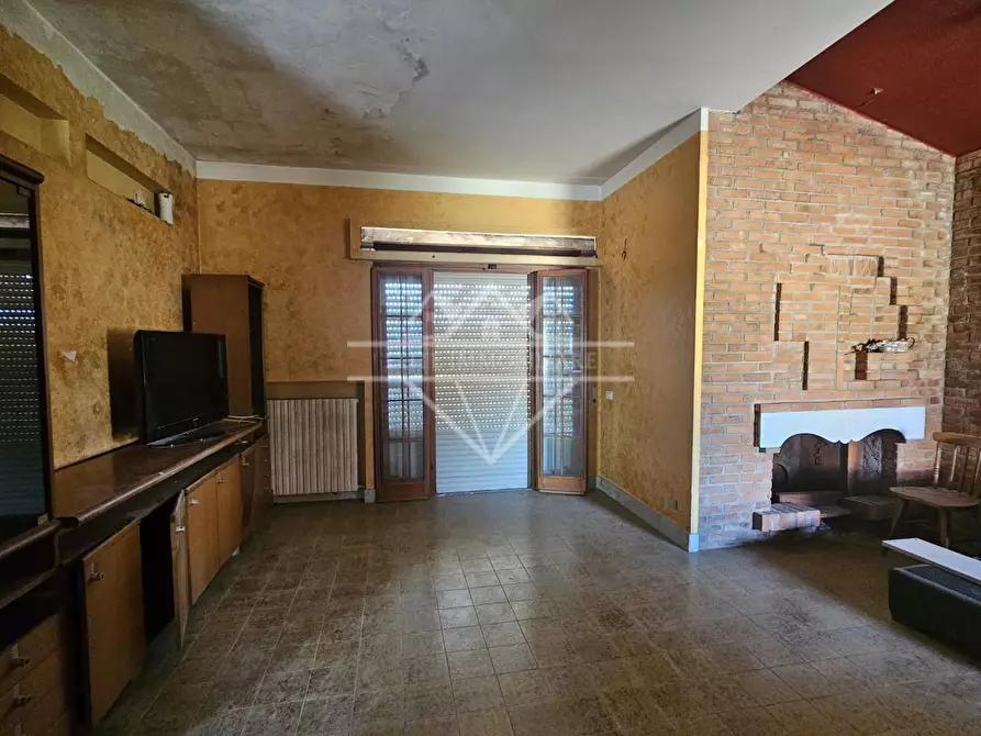 Immagine 3 di Villa in vendita  a Ortonovo