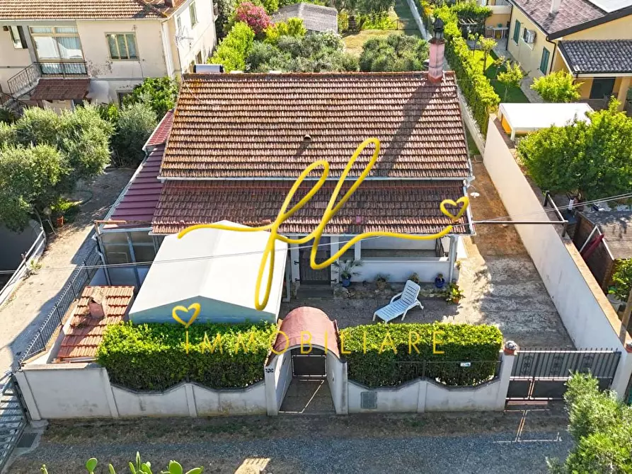 Immagine 36 di Villa in vendita  a Cecina