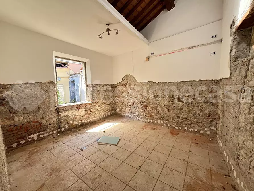 Immagine 9 di Villa in vendita  a Pisa